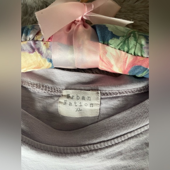 Urban Nation Crop Top - Picture 2 of 3